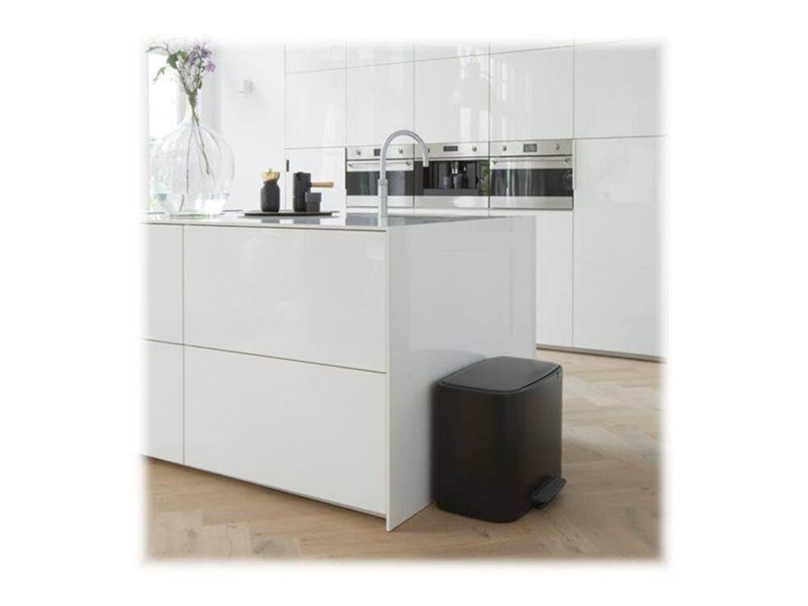 brabantia Bo Brabantia 11L + 23L Bo Pedal Bin - Matt Black brabantia Bo Brabantia 11L + 23L Bo Pedal Bin - Matt Black